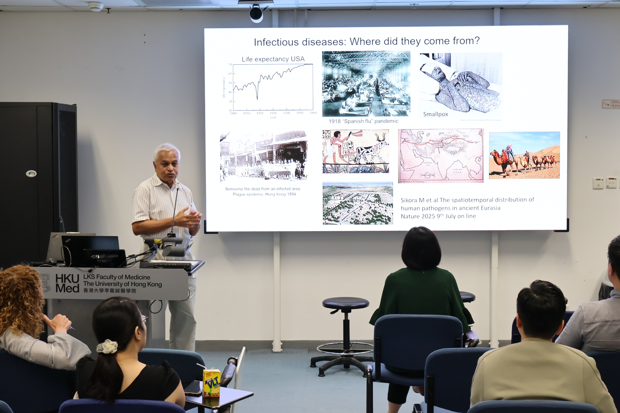 Professor Malik Peiris from our School and the HKU-Pasteur Research Pole speaks at the seminar.