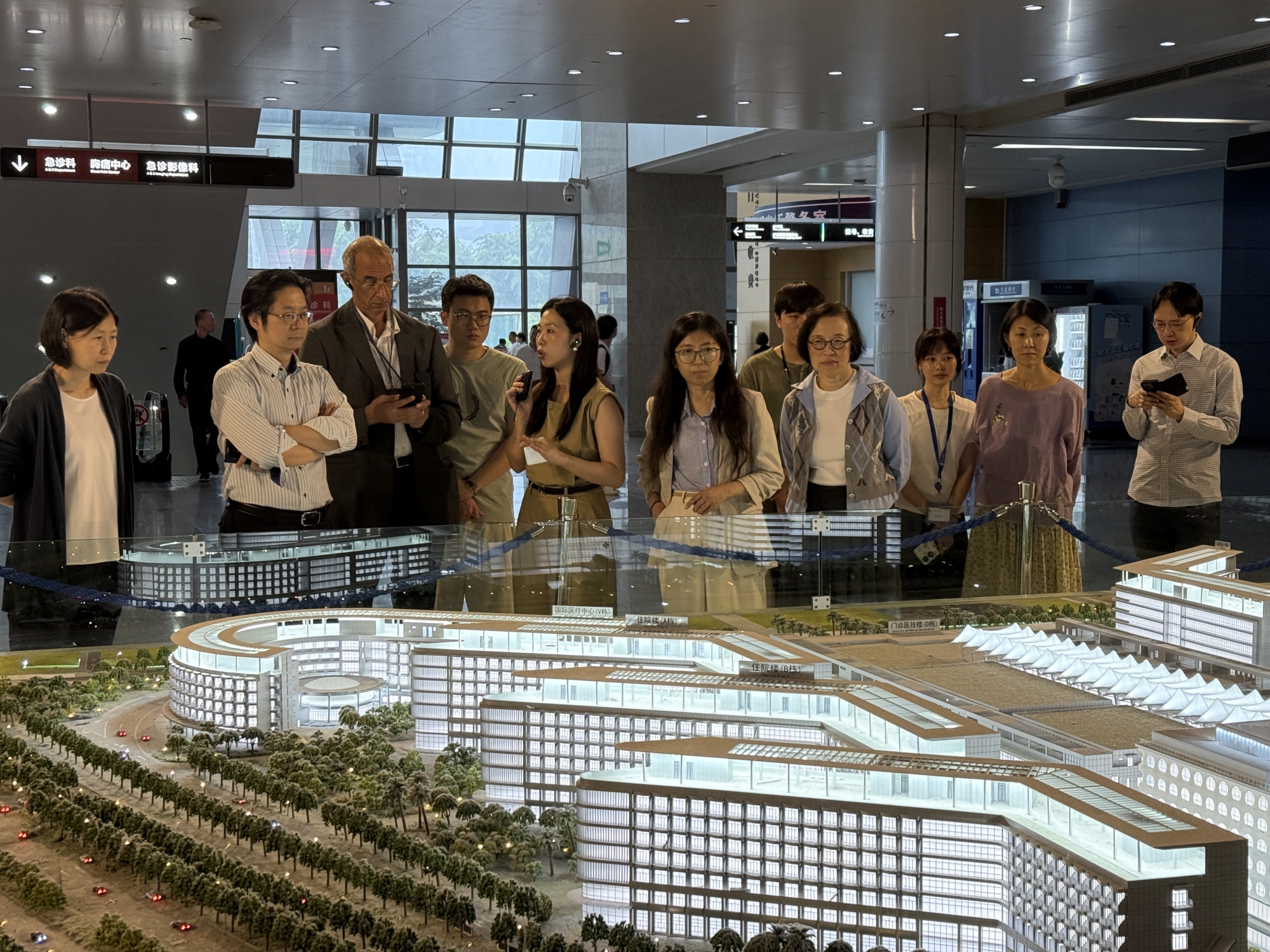 The visit sets the stage for ongoing cooperation that will contribute to the sustainable development of public health in Hong Kong, Shenzhen, and beyond.