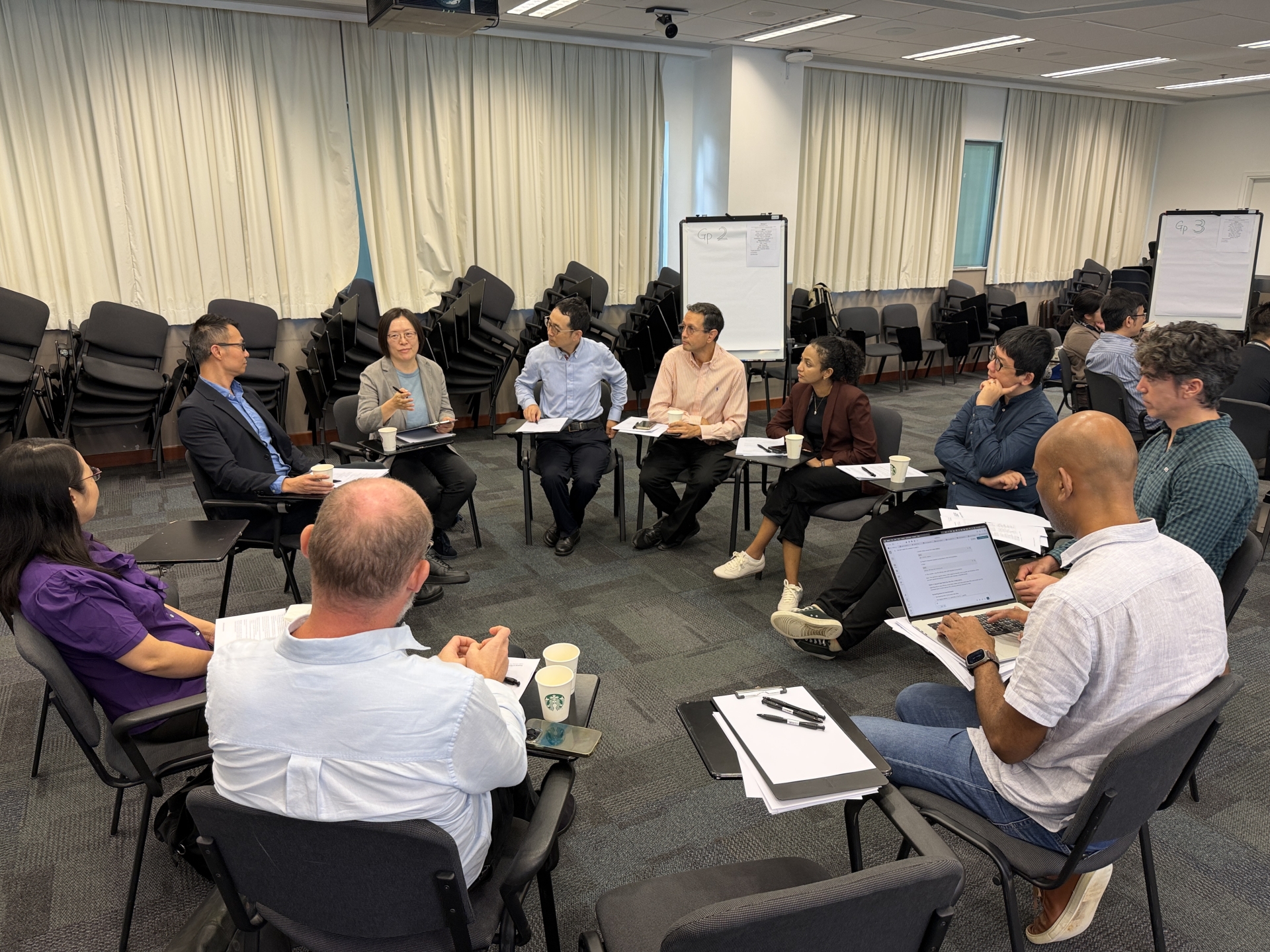 Group discussion on enhancing integration and collaboration among researchers and teaching staff.