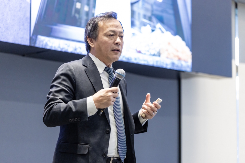Dr Michael Lu, Dean of the School of Public Health at the University of California, Berkeley, delivers his keynote speech on “Innovating the Future of Health”.