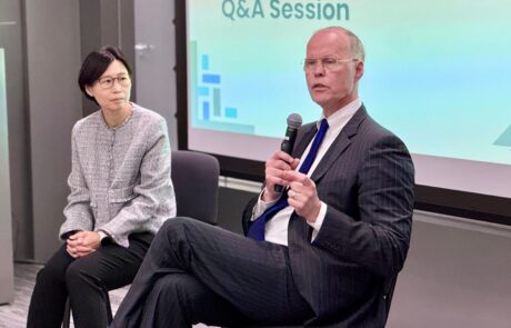 The Q&A session moderated by Professor Hui-Ling Yen, Interim Director and Professor of our School.